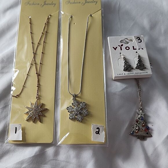 Winter Necklace - Picture 2 of 2